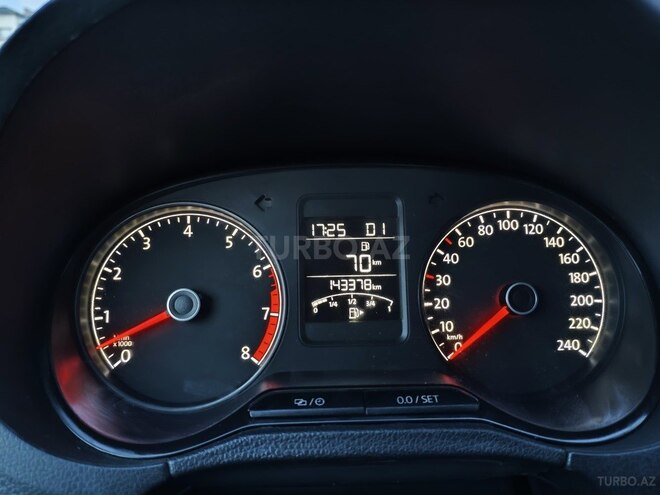 Volkswagen Polo 2015, 143,243 km - 1.6 l - Bakı