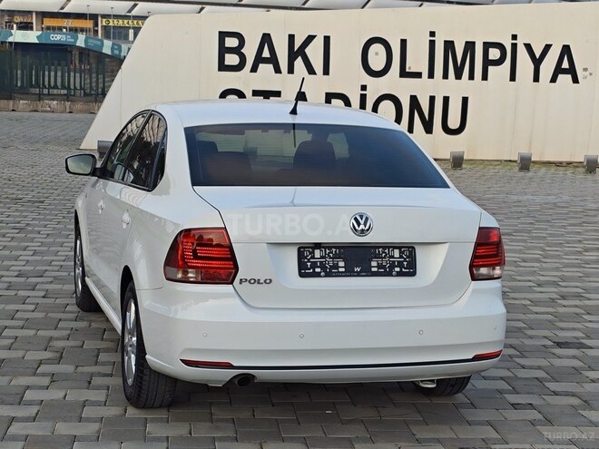 Volkswagen Polo 2015, 143,243 km - 1.6 l - Bakı