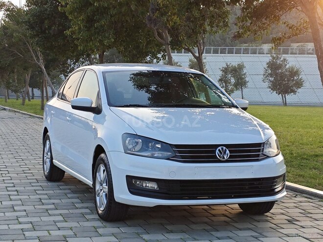 Volkswagen Polo 2015, 143,243 km - 1.6 l - Bakı