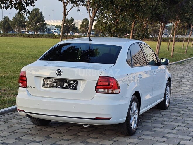 Volkswagen Polo 2015, 143,243 km - 1.6 l - Bakı