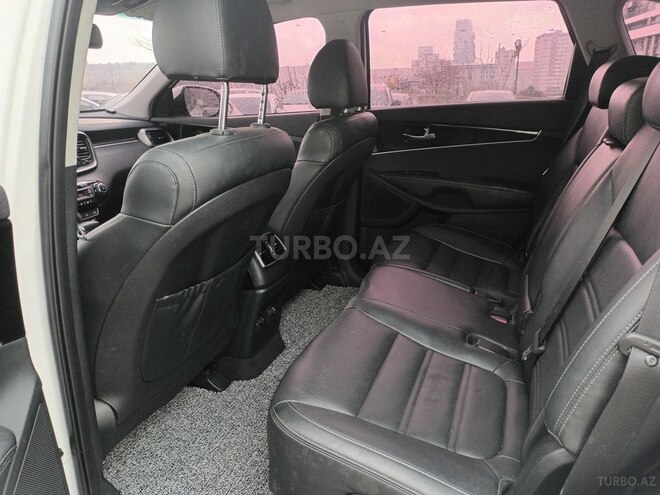 Kia Sorento-12