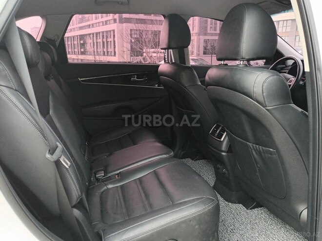 Kia Sorento-13