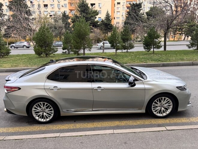 Toyota Camry-5