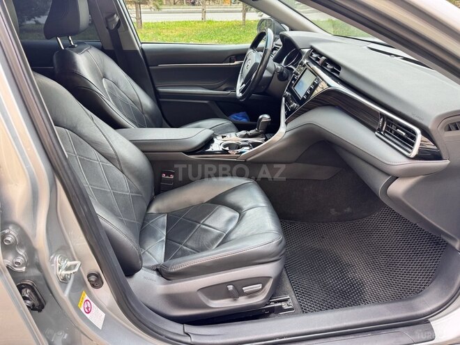 Toyota Camry-14