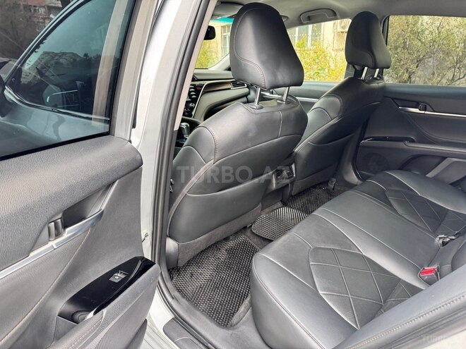 Toyota Camry-12