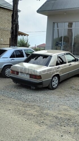 Mercedes 190 1990, 360,000 km - 2.0 л - Astara