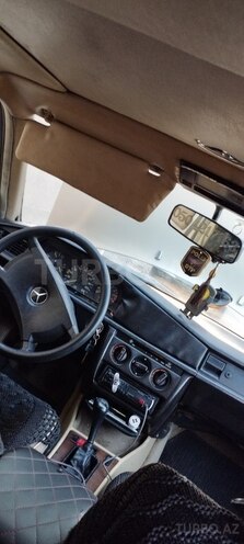 Mercedes 190 1990, 360,000 km - 2.0 л - Astara