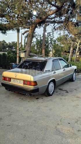Mercedes 190 1990, 360,000 km - 2.0 л - Astara
