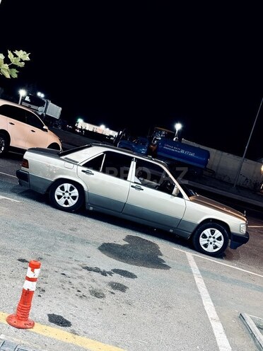Mercedes 190 1990, 360,000 km - 2.0 л - Astara