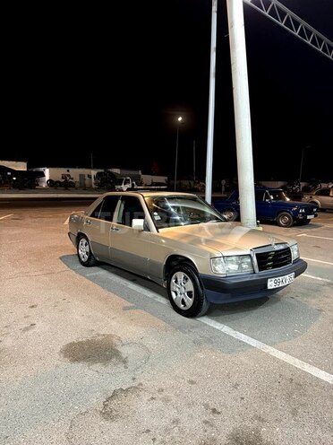 Mercedes 190 1990, 360,000 km - 2.0 л - Astara