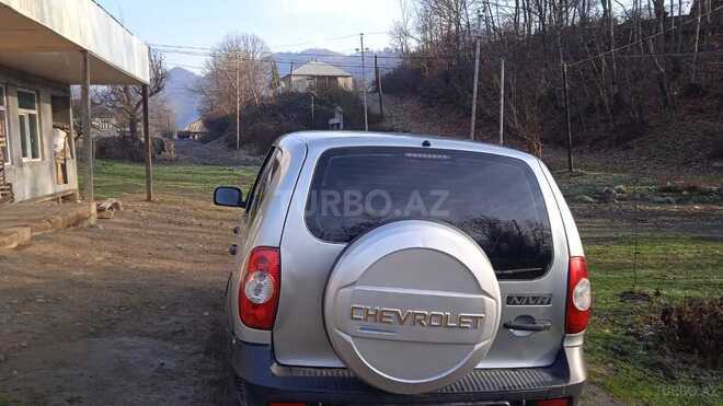 Chevrolet Niva 2013, 350,000 km - 1.7 л - Lerik