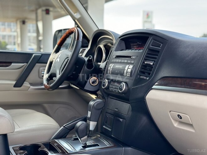 Mitsubishi Pajero 2011, 142,000 km - 3.5 l - Bakı