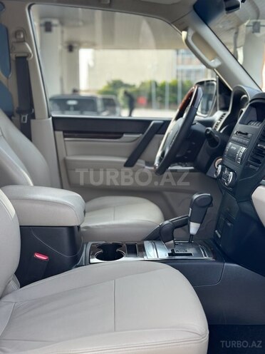 Mitsubishi Pajero 2011, 142,000 km - 3.5 l - Bakı