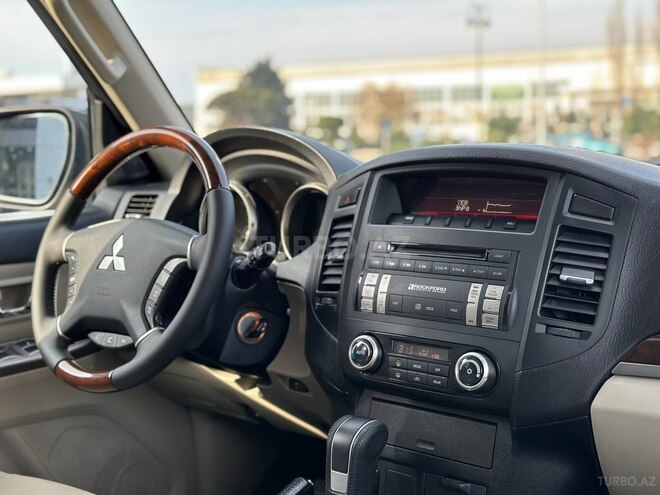 Mitsubishi Pajero 2011, 142,000 km - 3.5 l - Bakı