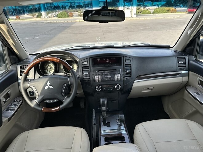 Mitsubishi Pajero 2011, 142,000 km - 3.5 l - Bakı