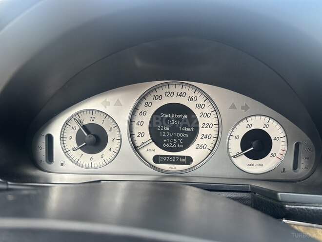 Mercedes E 220 2006, 299,000 km - 2.2 l - Bakı