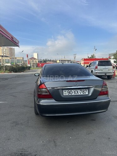 Mercedes E 220 2006, 299,000 km - 2.2 l - Bakı