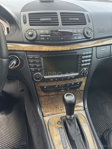 Mercedes E 220 2006, 299,000 km - 2.2 l - Bakı