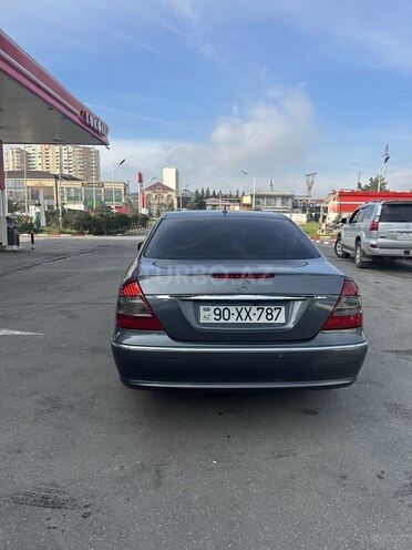 Mercedes E 220 2006, 299,000 km - 2.2 l - Bakı