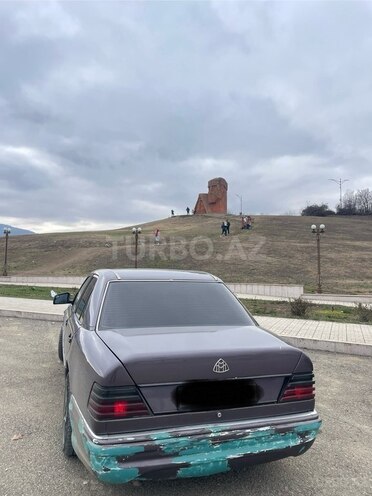Mercedes E 320 1993, 452,640 km - 3.2 л - Goranboy