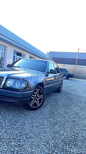 Mercedes E 320 1993, 452,640 km - 3.2 л - Goranboy