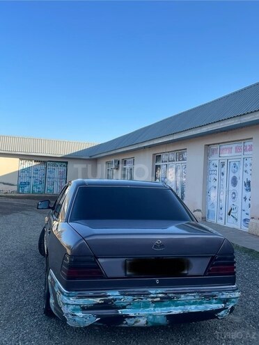 Mercedes E 320 1993, 452,640 km - 3.2 л - Goranboy