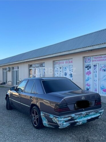 Mercedes E 320 1993, 452,640 km - 3.2 л - Goranboy