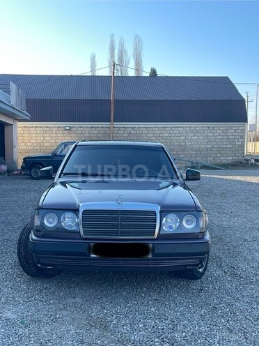 Mercedes E 320 1993, 452,640 km - 3.2 л - Goranboy