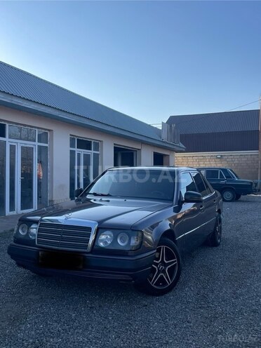 Mercedes E 320 1993, 452,640 km - 3.2 л - Goranboy