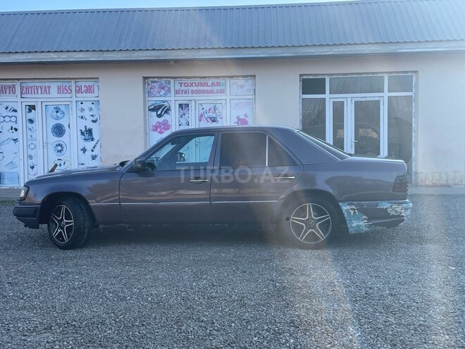 Mercedes E 320 1993, 452,640 km - 3.2 л - Goranboy