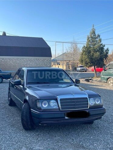 Mercedes E 320 1993, 452,640 km - 3.2 л - Goranboy