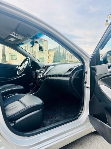 Hyundai Accent 2015, 143,180 km - 1.4 l - Bakı