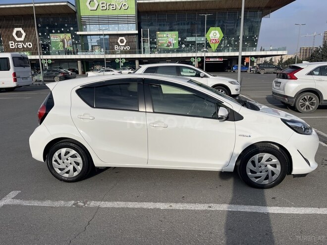 Toyota Aqua 2019, 98,000 km - 1.5 l - Bakı