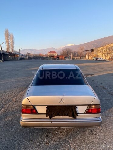 Mercedes E 250 1992, 397,000 km - 2.5 l - Şəki