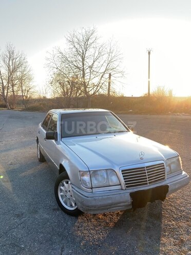 Mercedes E 250 1992, 397,000 km - 2.5 l - Şəki