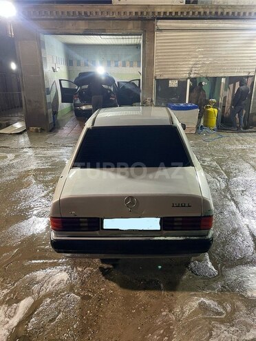 Mercedes 190 1991, 123,456 km - 2.0 л - Bakı