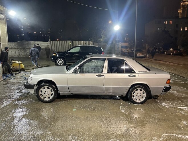 Mercedes 190 1991, 123,456 km - 2.0 л - Bakı