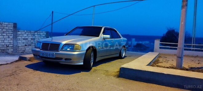 Mercedes C 240 2000, 230,000 km - 2.4 l - Bakı