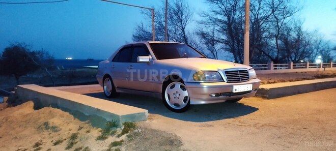 Mercedes C 240 2000, 230,000 km - 2.4 l - Bakı
