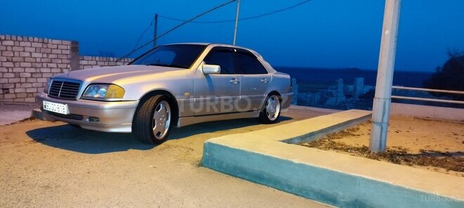 Mercedes C 240 2000, 230,000 km - 2.4 l - Bakı