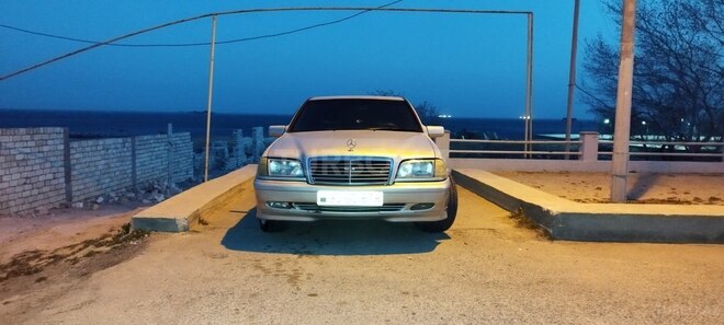 Mercedes C 240 2000, 230,000 km - 2.4 l - Bakı