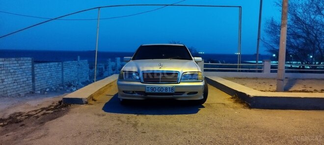 Mercedes C 240 2000, 230,000 km - 2.4 l - Bakı