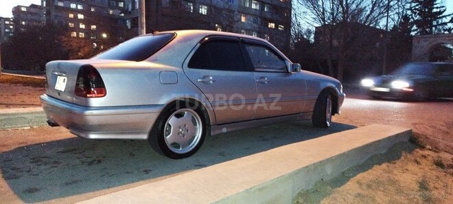 Mercedes C 240 2000, 230,000 km - 2.4 l - Bakı