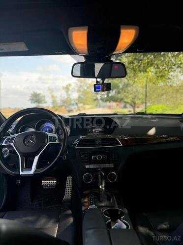 Mercedes C 250 2013, 194,000 km - 1.8 л - Quba