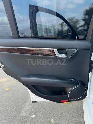 Mercedes C 250 2013, 194,000 km - 1.8 л - Quba