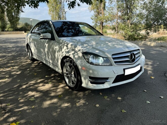 Mercedes C 250 2013, 194,000 km - 1.8 л - Quba
