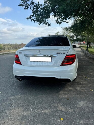 Mercedes C 250 2013, 194,000 km - 1.8 л - Quba