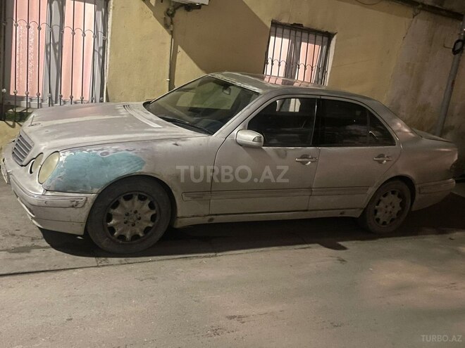 Mercedes E 220 d 1999, 180,000 km - 2.2 l - Bakı
