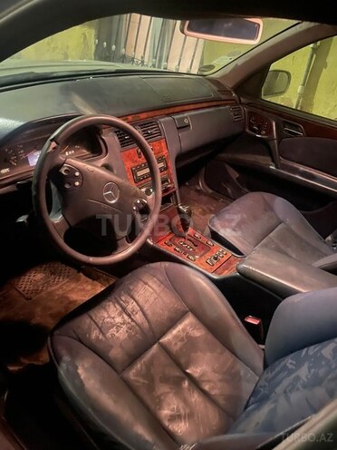 Mercedes E 220 d 1999, 180,000 km - 2.2 l - Bakı