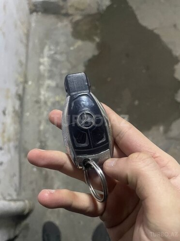 Mercedes E 220 d 1999, 180,000 km - 2.2 l - Bakı
